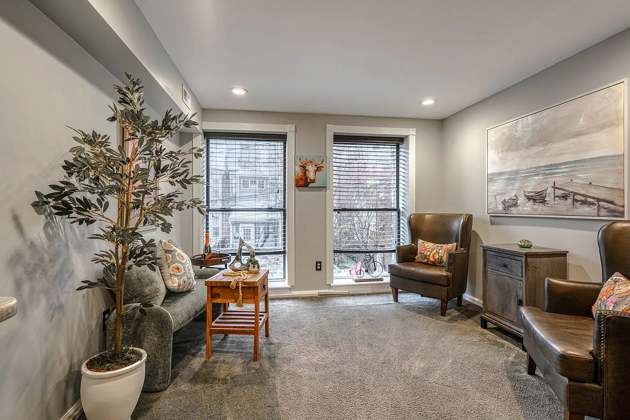 1 bed, 572 sqft, $1,900 — Photo 3