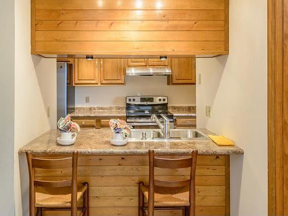4th image of 128 Brook Ln #128