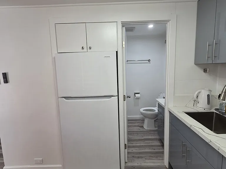 2325 Bingham St #B — Photo 3