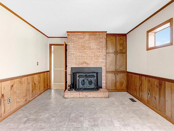 5th image of 301 Brown Cir