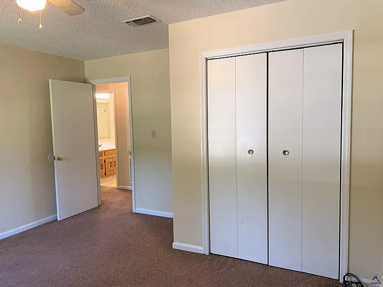671B Country Club Cir — Photo 9