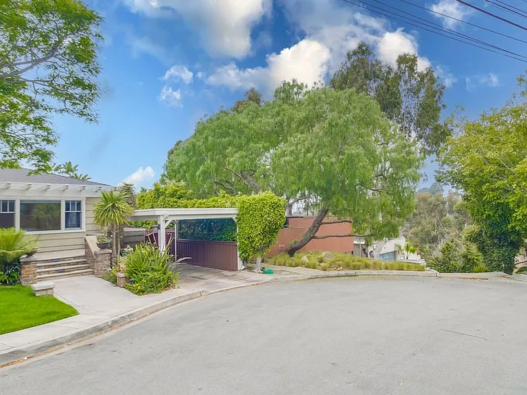 1823 Neale St — Photo 3