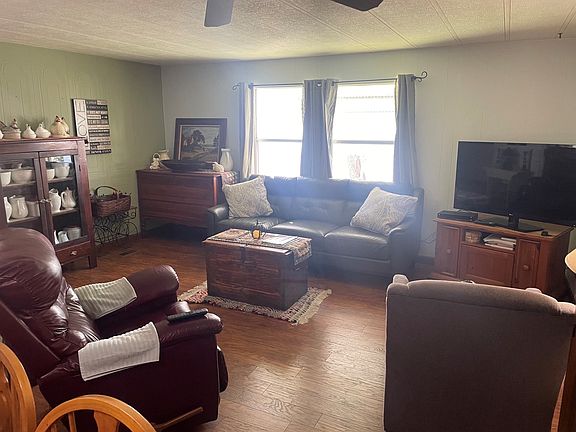 2nd image of 60 Las Palmas Dr
