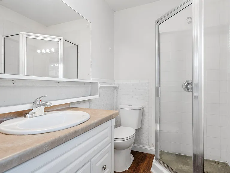 936 E Walnut St #1 — Photo 6