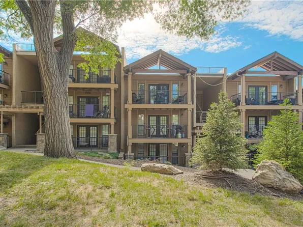 4727 Jarboe St APT 61, Kansas City, MO 64112