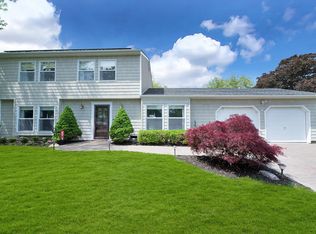 15 Sprat St, Medford, NY 11763