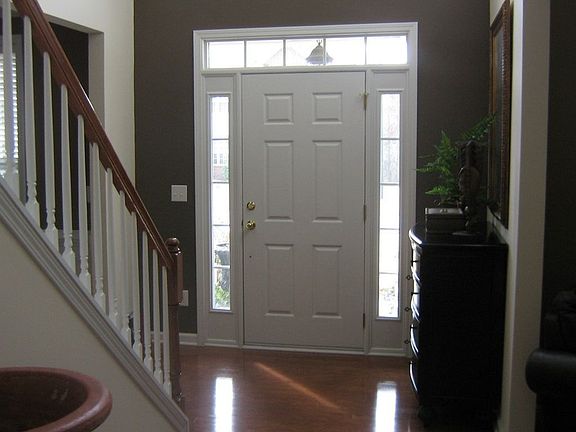 Breathtaking 2-story Foyer!