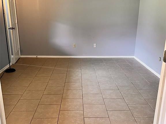 4th image of 237 Canterbury Dr
