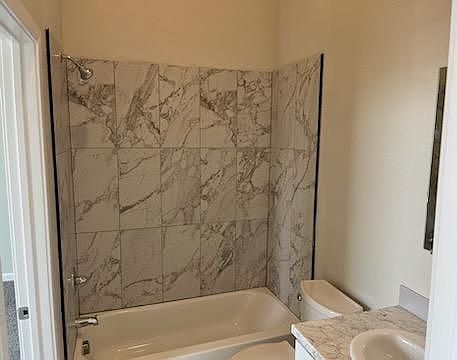 4th image of 910 Broad St #201