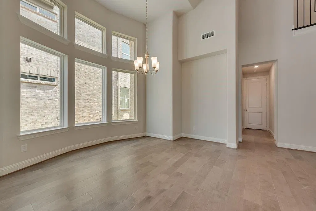 5 bed, 3894 sqft, $5,000 — Photo 3