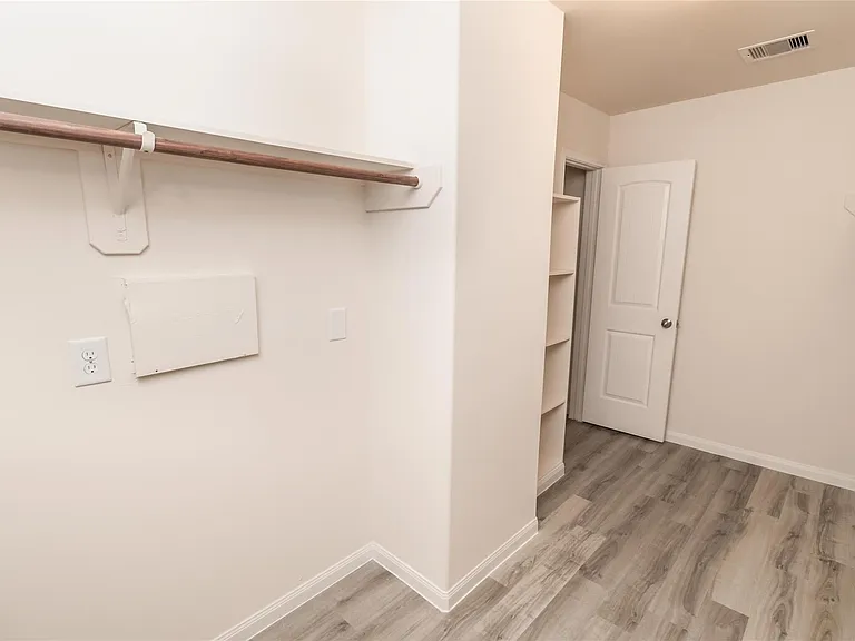 6247 Brenwood Cir — Photo 11