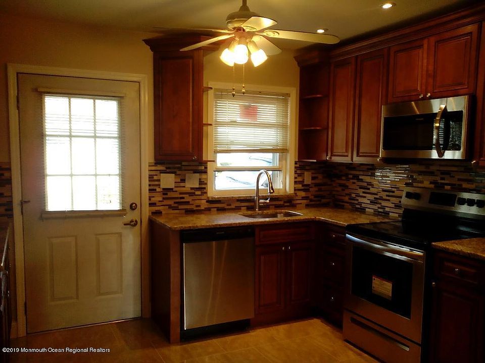1st image of 387B Chatham Ct #100B