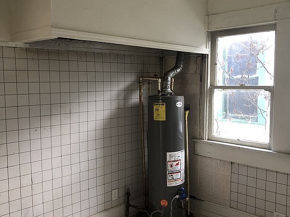 5th image of 3109 Darien St