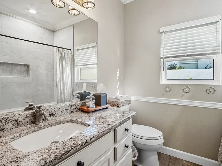 680 N Cordoba Ave — Photo 28