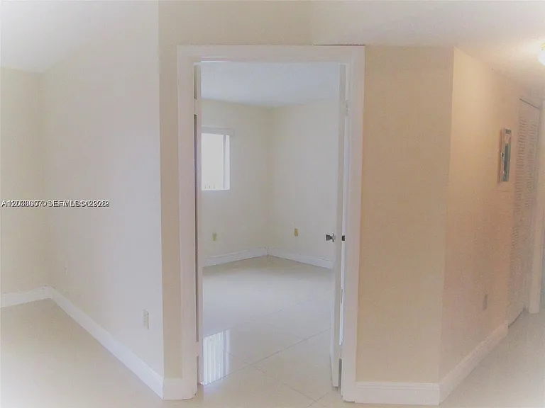 9491 Palm Cir S #205 — Photo 8