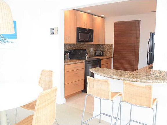 5th image of 8001 Byron Ave APT 2A