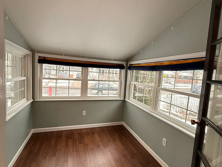 315 Pearson St — Photo 4