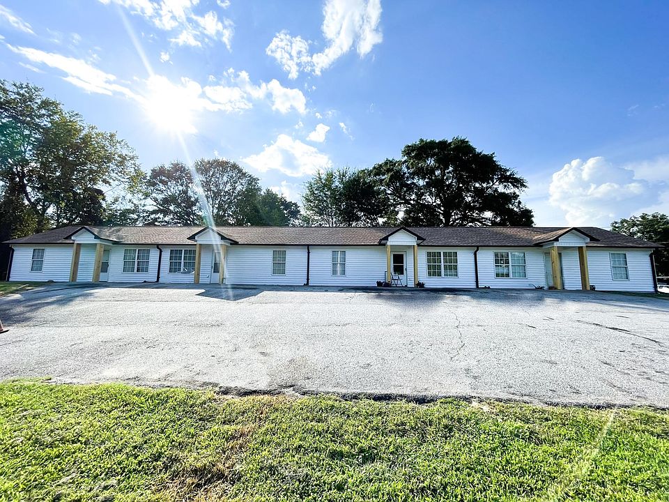 1st image of 305 Sunnyside Dr