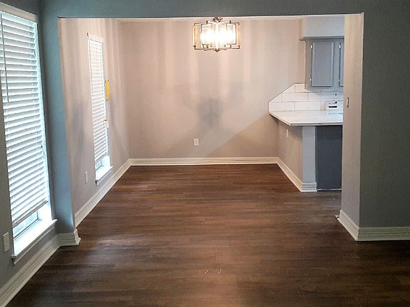 3rd image of 15527 Saint Cloud Dr