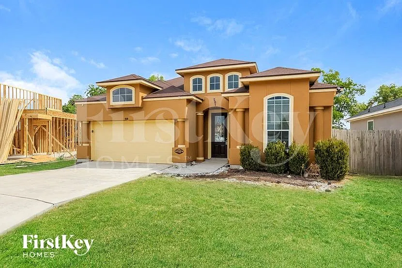 3 bed, 2.0 bath, 2069 sqft, $1,785 — Photo 2