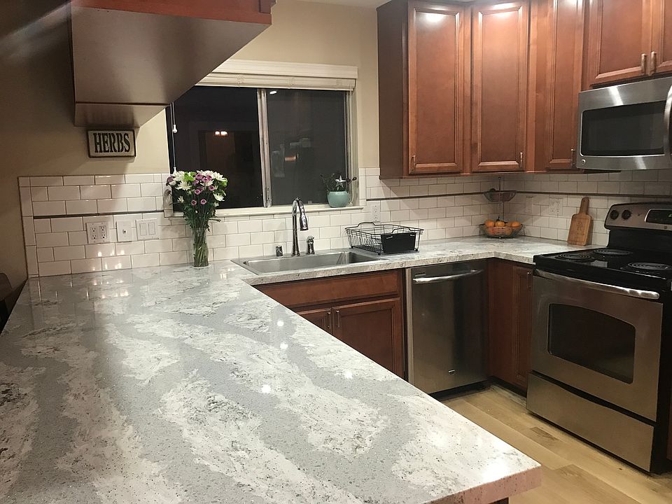 2nd image of 2976 Woodcrest Dr