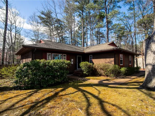 2300 Thousand Oaks Dr, Henrico, VA 23294