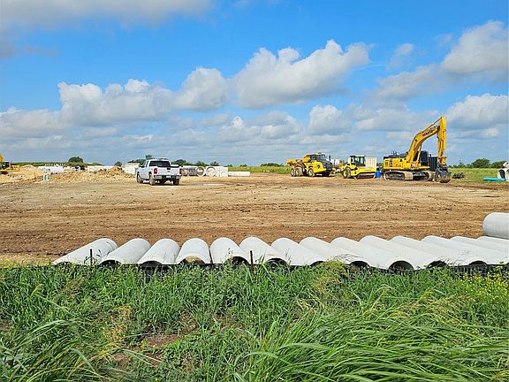 4th image of County Road 307