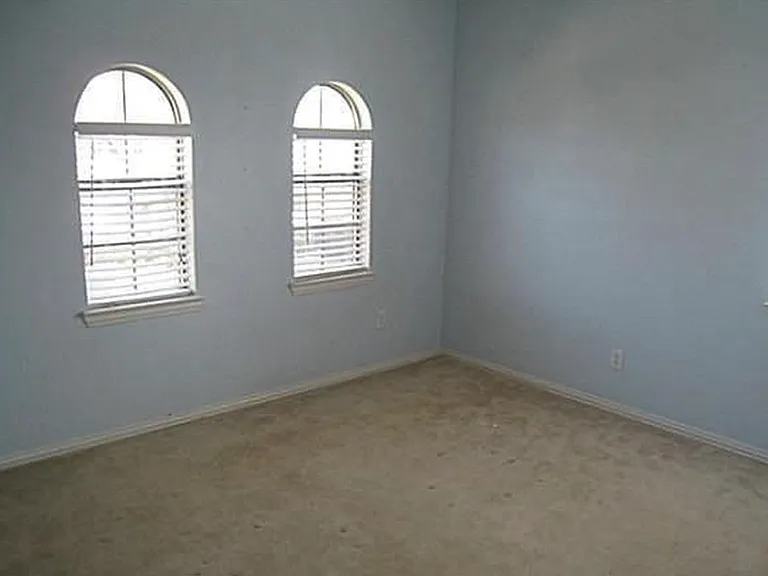 1524 Chestnut Dr — Photo 5