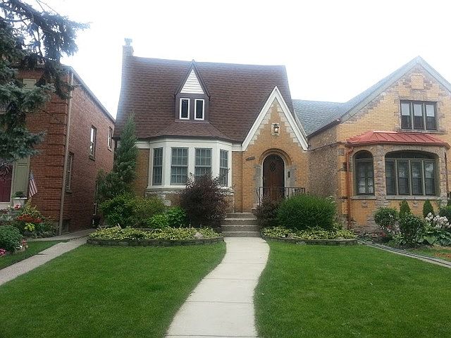 1st image of 1834 N Sayre Ave