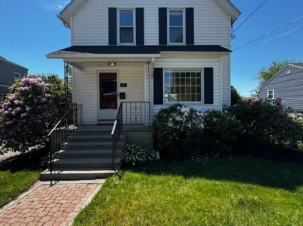 38 Pleasant St, Milford, MA 01757