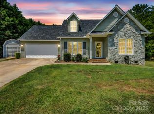 189 Meadow Crossing Dr, Rutherfordton, NC 28139