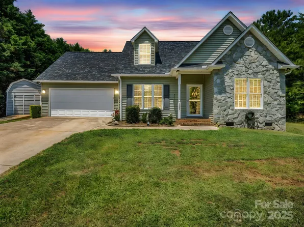 189 Meadow Crossing Dr, Rutherfordton, NC 28139