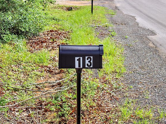 4th image of 13 Hill Ln