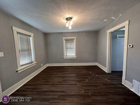 3rd image of 518 & 1/2 W 16th St