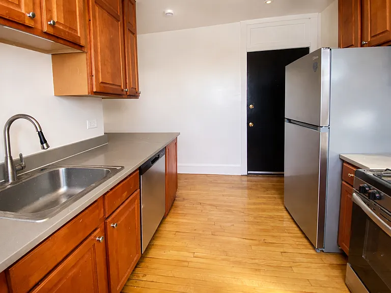 114 Clyde Ave — Photo 23