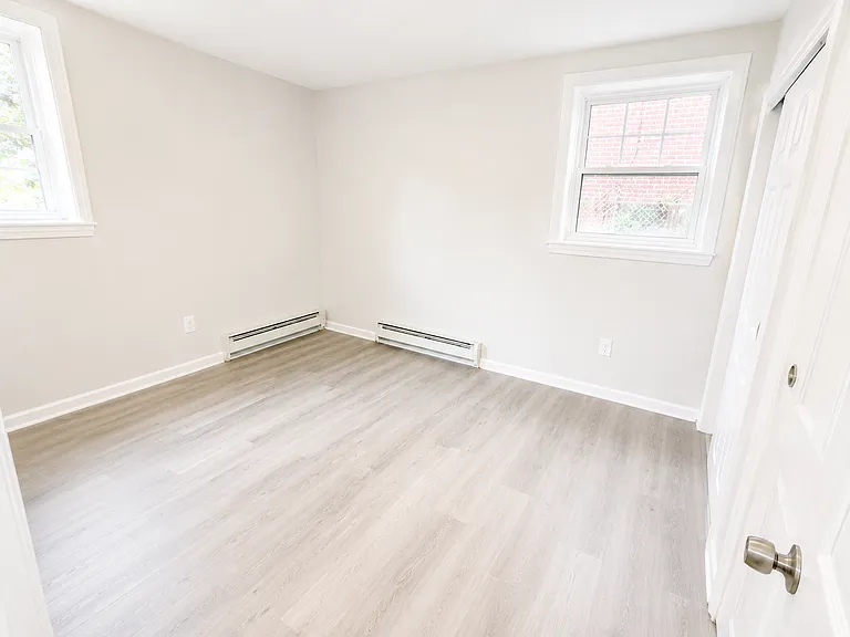 92 Davenport Ave #3 — Photo 2