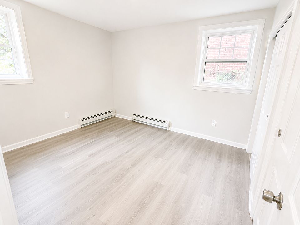 2nd image of 92 Davenport Ave #3