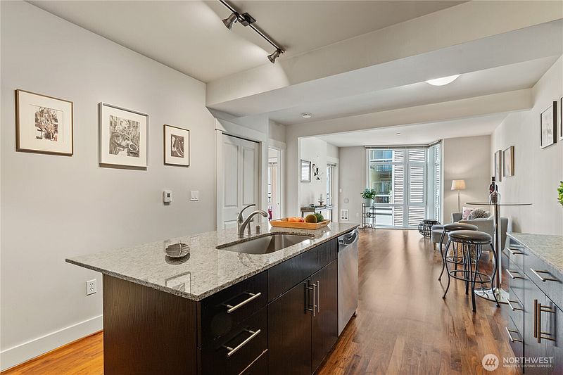 5th image of 699 John Street #507