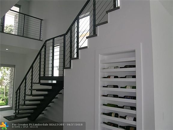 5th image of 1407 NE 5th St