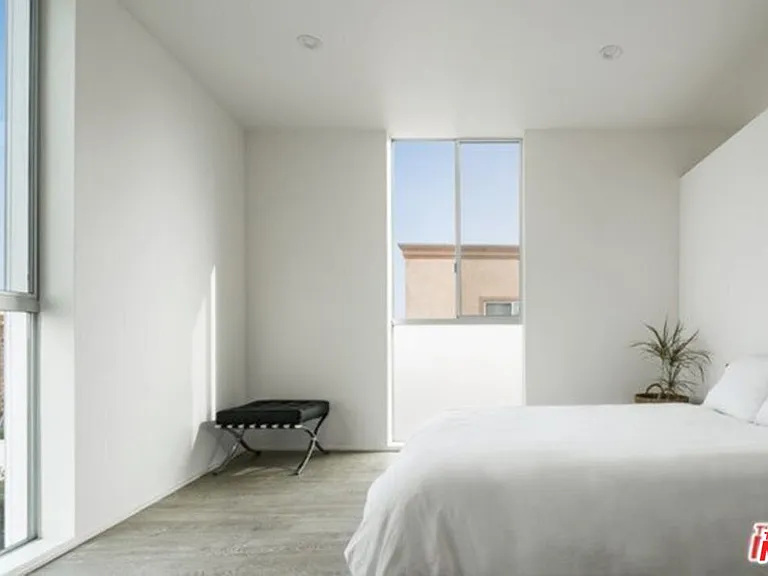 1038 S Mariposa Ave #101 — Photo 8