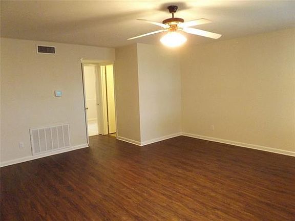 5th image of 4218 Macarthur Blvd