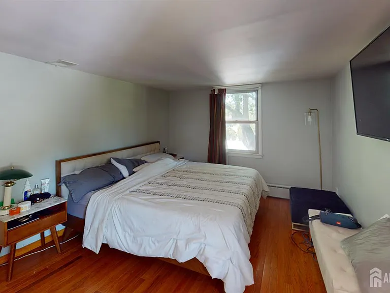 22 Wilson Ave — Photo 24