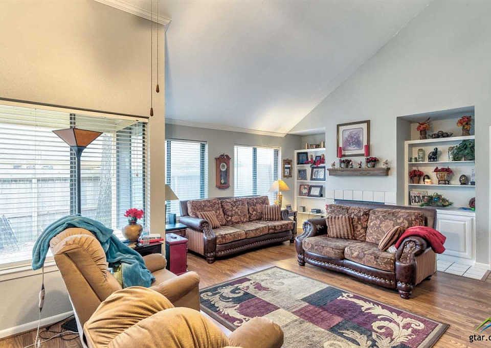 1st image of 5756 Golden Oaks Dr