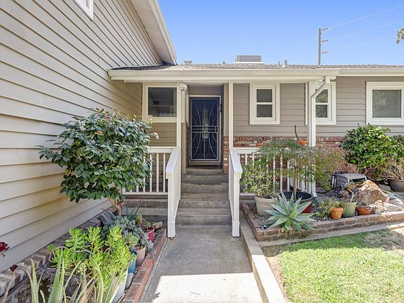 5th image of 7162 Palace Cir