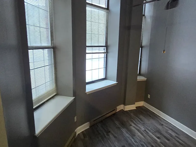 69 Trinity Pl — Photo 8