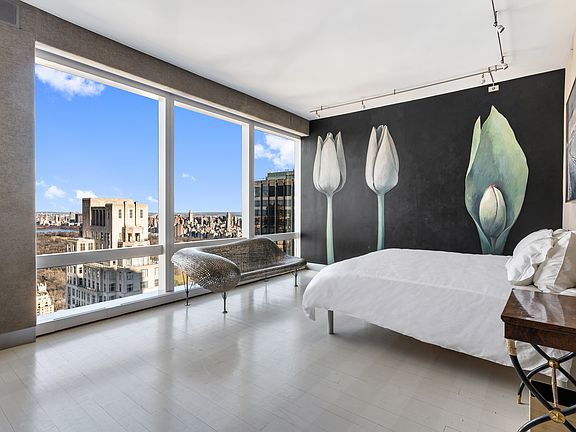 5th image of 80 Columbus Cir Unit 67B