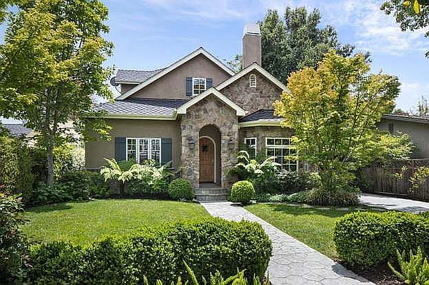 2nd image of 152 Melville Ave