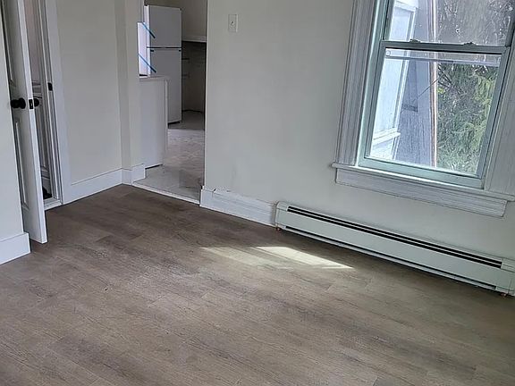 4th image of 597 S 18th St #1