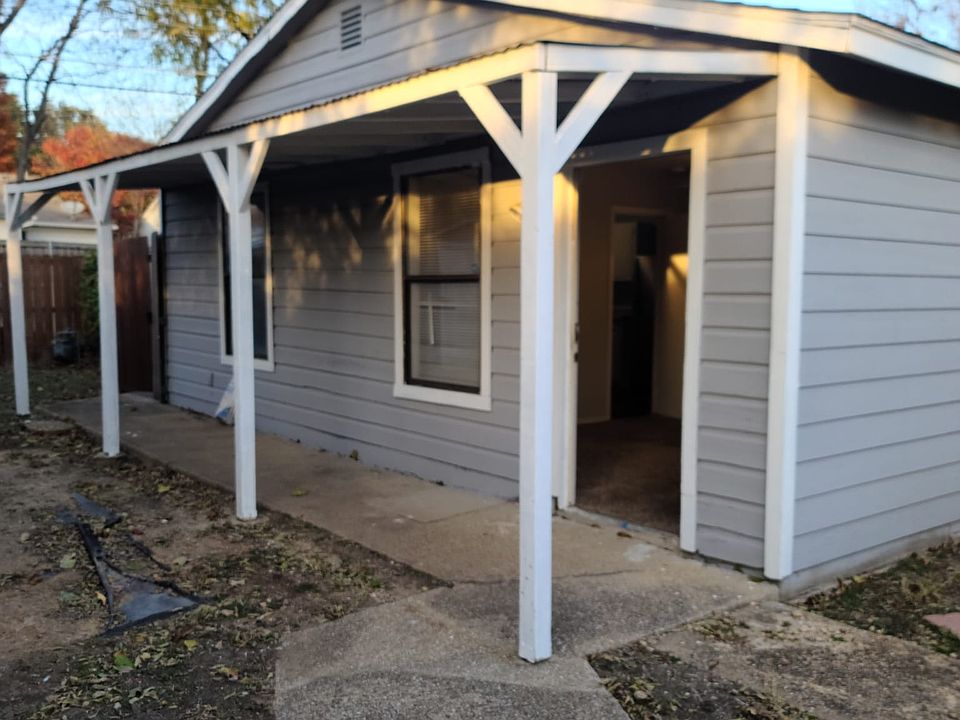 1st image of 2539 Hillsboro Ave #2
