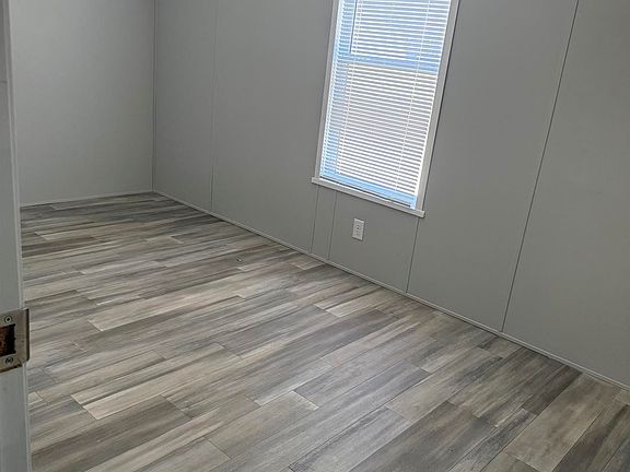 5th image of 2120 Spring St Lot 14